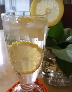 Iced lemonade