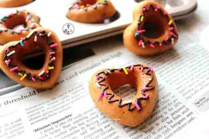 Heart doughnut cake