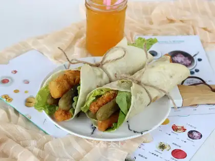 Mexican chicken rolls