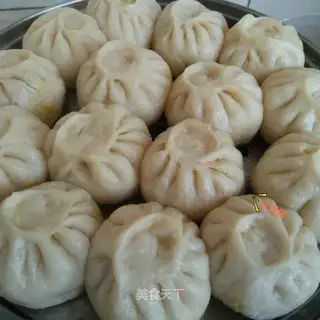 Beef pumpkin buns