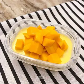 Coconut mango box mousse
