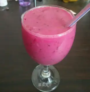 Banana dragon milkshake