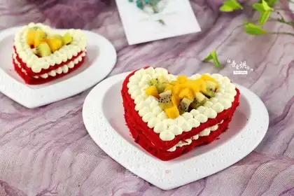 A fruit cake with a heart