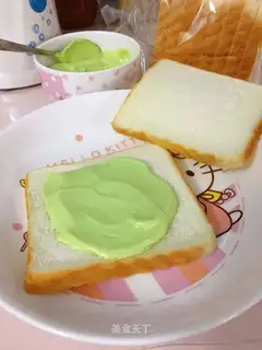 Sour cream butter and bread