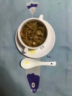 Baby's six-bone soup