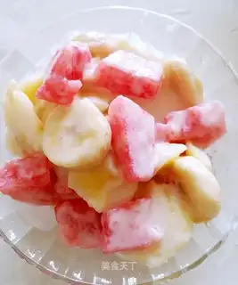 Yogurt fruit salad