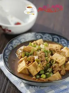 Meat sauce, tofu