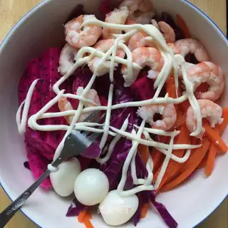 Vegetable shrimp salad