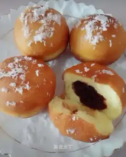 Bread with bean sand