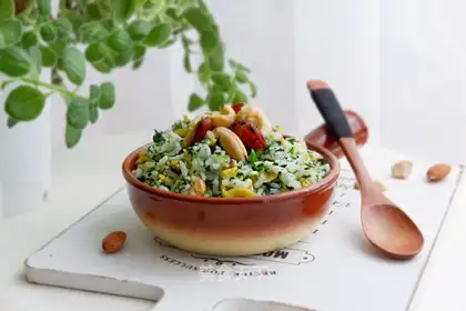 Pine-fruit rice