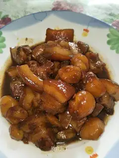 Five flowers and potatoes