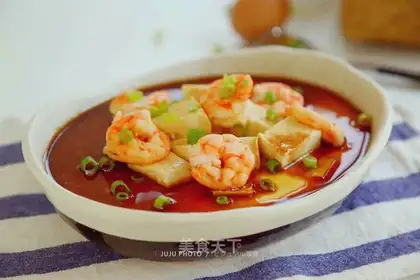 Shrimp tofu steamed eggs