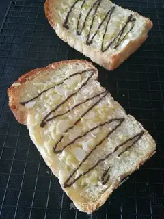Almond toast