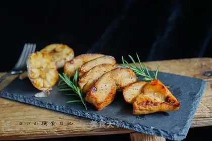 Garlic black pepper chicken chest