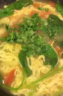 Tomato egg noodles