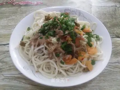 Hot dry noodles
