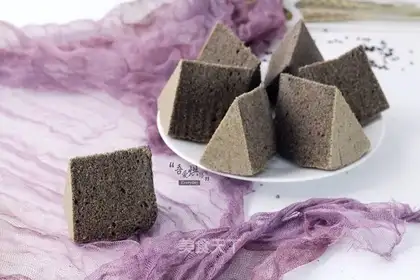 Coarse grain steam cake