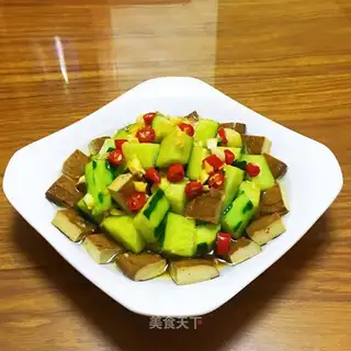 Scrambled cucumber tofu
