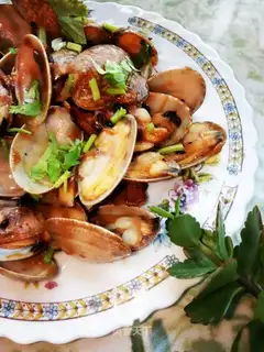 Pop clams
