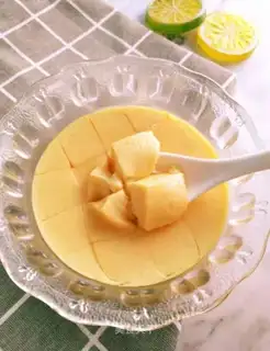 Carrot steamed eggs