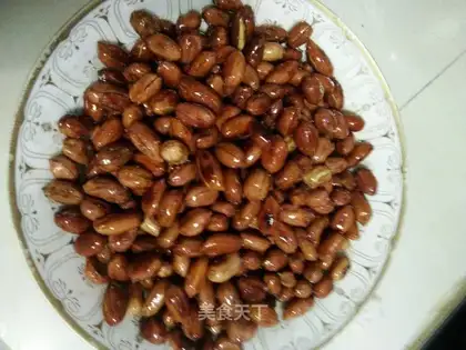 Fried peanuts