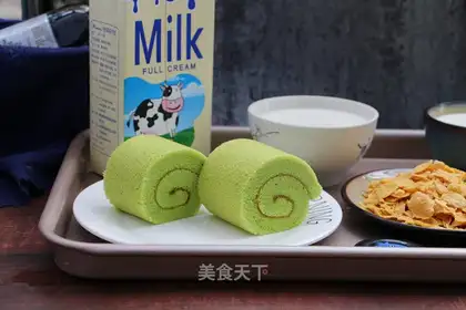 A spinach cake roll