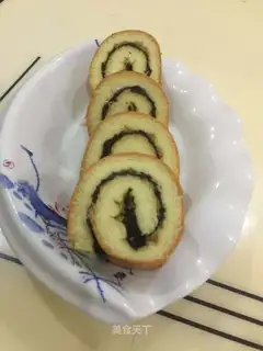 ♪ Chew pine roll ♪