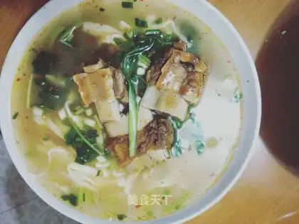 Red roast steak noodles