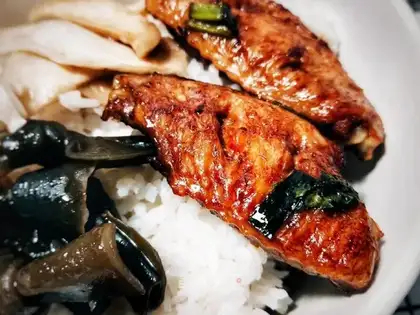 Red chicken wings