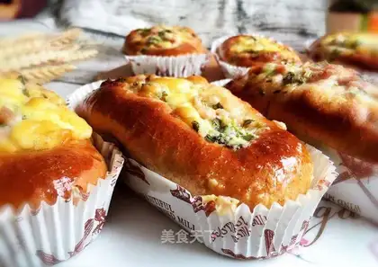 Black Mac bacon cheese bread