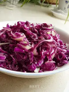 Cold red cabbage
