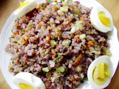 Assorted stir-fried rice