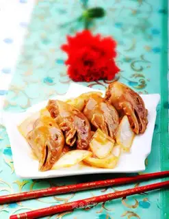 Stir-fried chicken head
