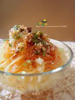 Shredded potatoes with salad