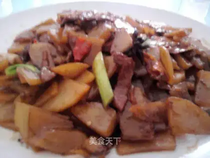 Spicy potato roast pork