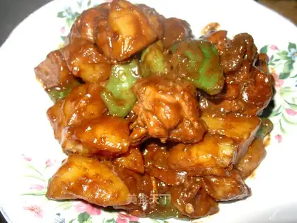 Braised potatoes with chicken legs