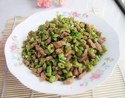 stir-fried beans with minced pork