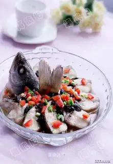 Steamed perch with spicy black bean sauce