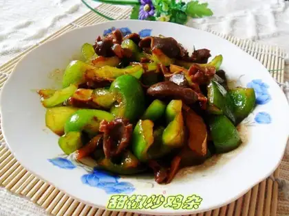 stir-fried chicken offal with sweet pepper