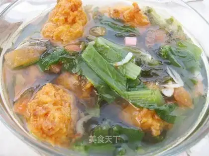 Green vegetables and shrimp meatball soup