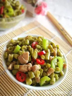 diced pork sour beans
