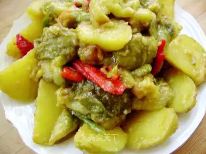 Braised potatoes with eggplant