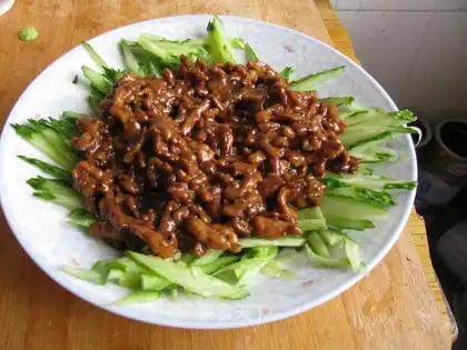 Simple version of shredded pork in Beijing sauce
