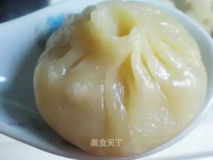 steamed baozi stuffed
