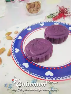Cartoon purple potato mooncake