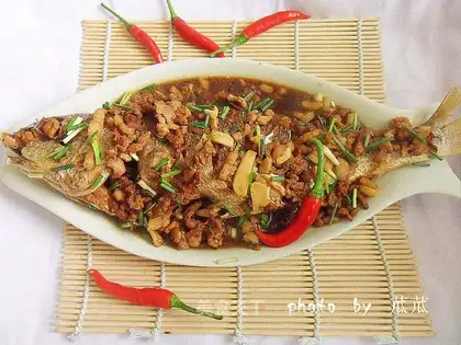 Braised pork shredded perch