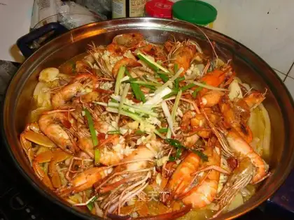Stewed shrimp and chicken feet
