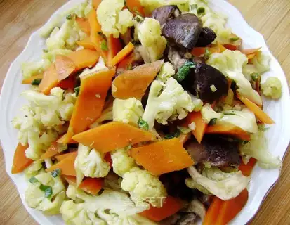 stir-fried cauliflower with mushroom