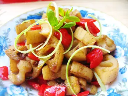 Sweet and sour lotus root pieces