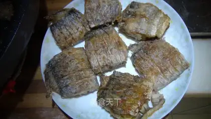 Home-cooked fried hairtail